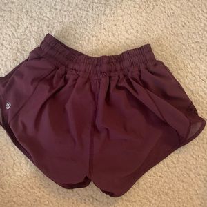 RARE LULULEMON HOTTY HOT SHORTS